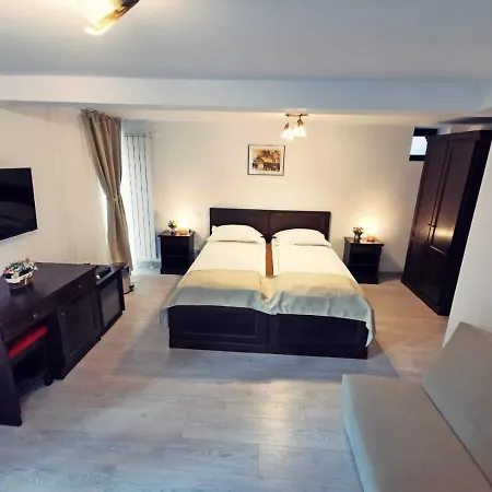 Complex Parc Pini 3* Moineşti