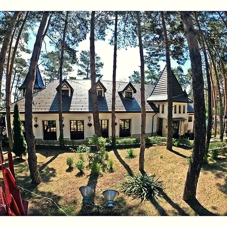 Complex Parc Pini 3* Moineşti