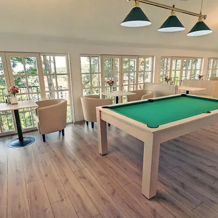 Complex Parc Pini Hotel Moineşti