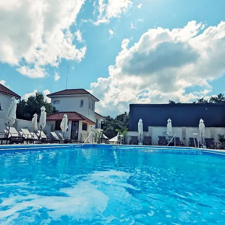 Hotel Complex Parc Pini 3*